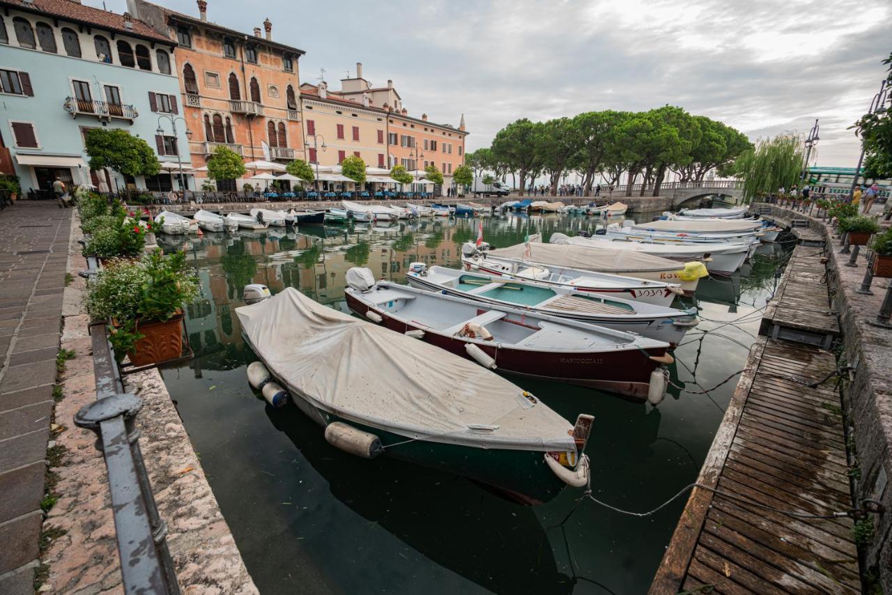 Suite "Castello" Del Garda - Apt Per Coppie Garda Desenzano del Garda Exterior photo